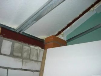 Утепление потолка в деревянном доме пенопластом