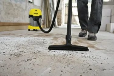 Как подмести бетонный пол без пыли?