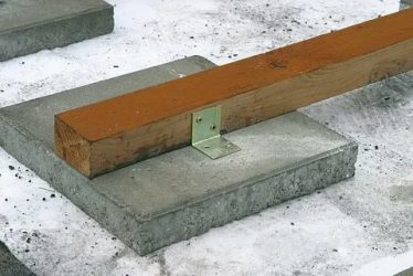 Крепление бруса к бетонному полу