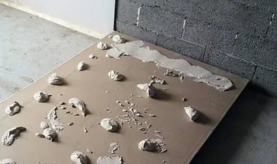 Гипсокартон на бетонную стену без каркаса