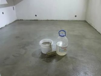 Как наносить жидкое стекло на бетонный пол?