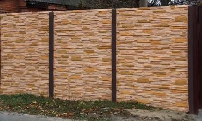 Забор из декоративных бетонных панелей