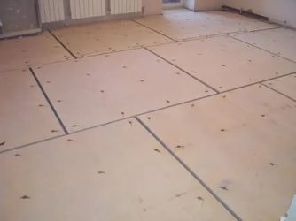 Как настелить фанеру на бетонный пол?