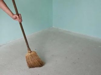 Как подмести бетонный пол без пыли?