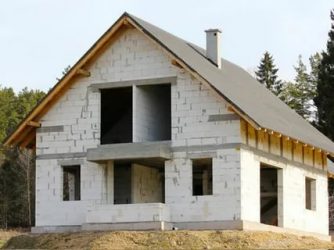 Как самому построить дом из газобетона?