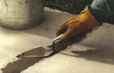 Как заделать трещину в полу из бетона?