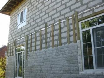 Чем лучше отделать фасад дома из газобетона?