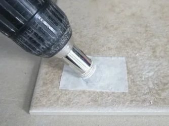 Как просверлить керамогранитную плитку на полу?