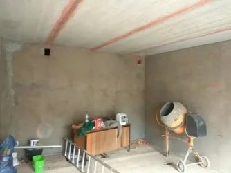 Чем покрасить бетонные стены в гараже?