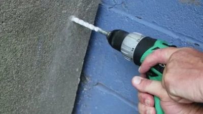 Как просверлить бетонную стену шуруповертом?