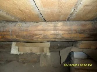 Как утеплить подполье в старом деревянном доме?