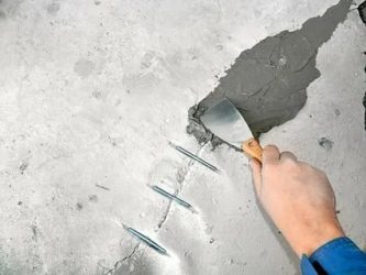 Чем затереть трещины в бетоне?