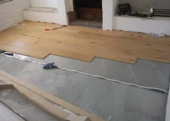 Как правильно ложиться ламинат на бетонный пол?