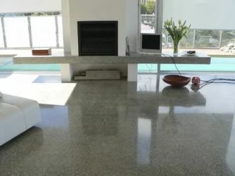 Чем покрыть бетонный пол в доме?