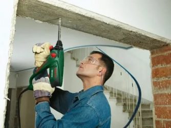 Как просверлить бетонный потолок обычной дрелью?