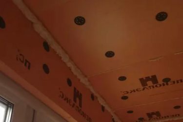 Как крепить пеноплекс к бетонному потолку?
