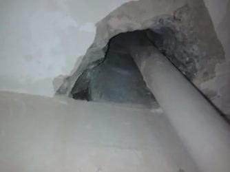 Как заделать дыру в потолке из бетона?