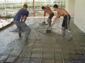 Как высушить бетонный пол после заливки?