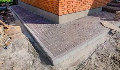 Тротуарная плитка на бетонную отмостку как уложить?
