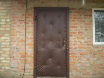 Как можно утеплить дверь входную железную?