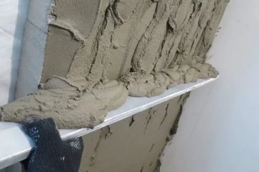 Как накидывать раствор на стену?