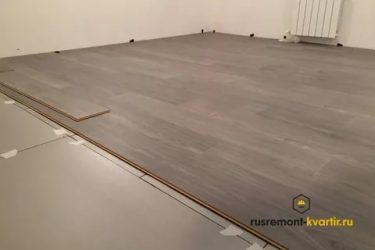 Как укладывается ламинат на бетонный пол?