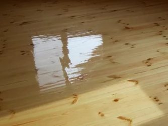 Каким лаком лучше покрыть деревянный пол?