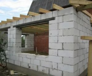 Как правильно строить дом из газобетона?