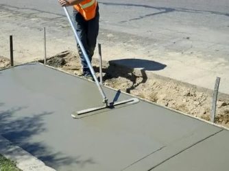 Как выровнять бетонную площадку на улице?