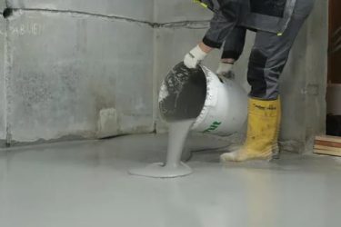 Как высушить бетонный пол после заливки?