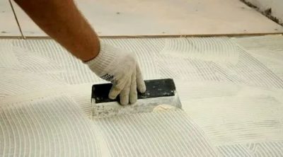 Как приклеить фанеру к бетонному полу?