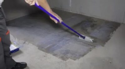 Чем обработать бетонный пол перед укладкой линолеума?