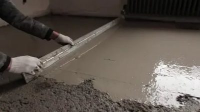 Выравнивание пола цементно песчаным раствором