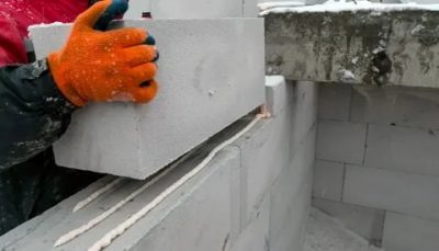 Как кладут пеноблоки при строительстве?