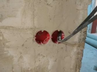 Монтаж подрозетников в бетонной стене своими руками