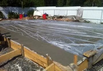 Как ухаживать за бетоном после заливки осенью?