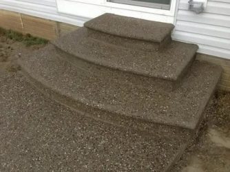 Чем покрыть бетонные ступени на улице?