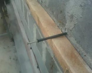 Как крепить обрешетку к бетонной стене?