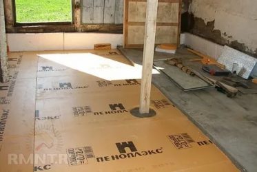 Как залить бетонный пол в деревянном доме?