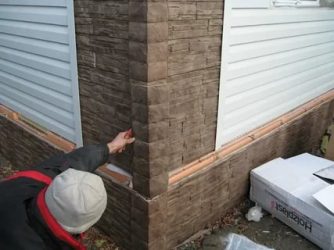 Как крепить фасадные панели на фундамент?
