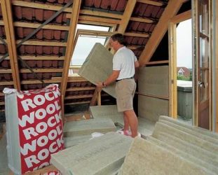 Как лучше утеплить крышу в частном доме?