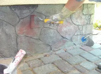 Чем покрасить фундамент из бетона на улице?