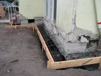 Как подлить фундамент под старый кирпичный дом?