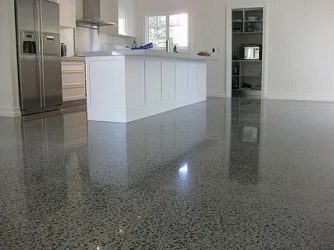 Чем покрыть бетонный пол на кухне?