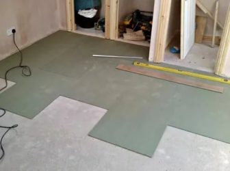 Как застелить ламинат на бетонный пол?