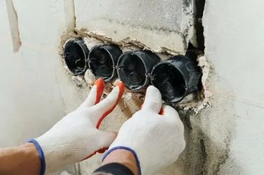 Монтаж подрозетников в бетонной стене своими руками